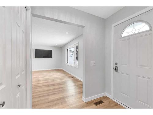 263 Penbrooke Way Se, Calgary, AB - Indoor Photo Showing Other Room