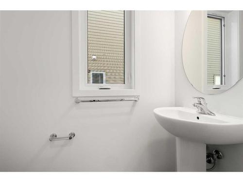 1837 Carrington Boulevard Nw, Calgary, AB - Indoor Photo Showing Bathroom