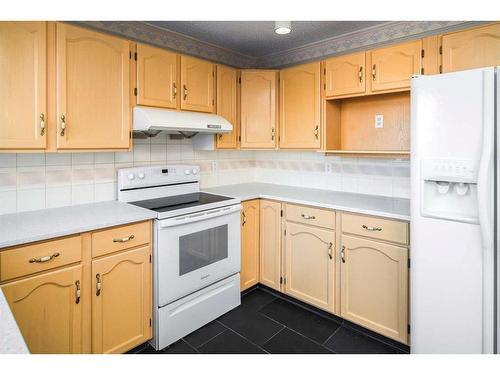 13 Citadel Gardens Nw, Calgary, AB - Indoor Photo Showing Kitchen