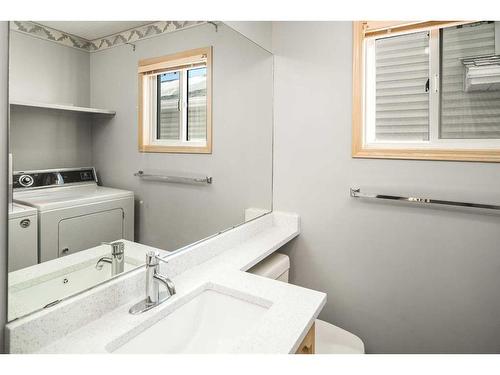 13 Citadel Gardens Nw, Calgary, AB - Indoor Photo Showing Laundry Room