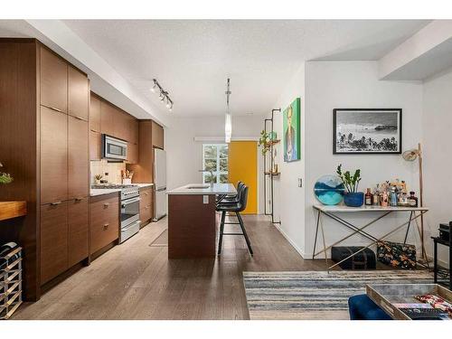 301-1719 9A Street Sw, Calgary, AB - Indoor Photo Showing Kitchen With Double Sink