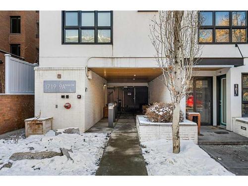 301-1719 9A Street Sw, Calgary, AB - Outdoor