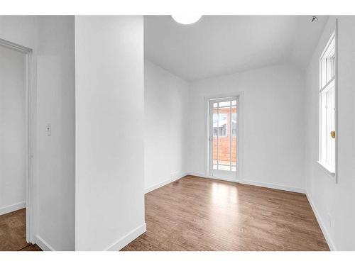 1710 6 Avenue Nw, Calgary, AB - Indoor Photo Showing Other Room