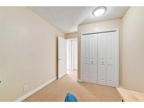 301-222 5 Avenue Ne, Calgary, AB - Indoor Photo Showing Other Room