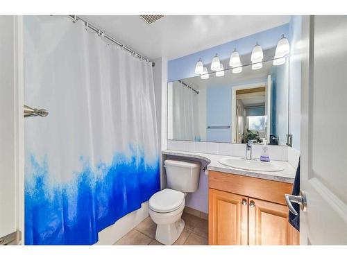 301-222 5 Avenue Ne, Calgary, AB - Indoor Photo Showing Bathroom