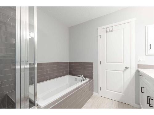 786 Walden Drive Se, Calgary, AB - Indoor Photo Showing Bathroom