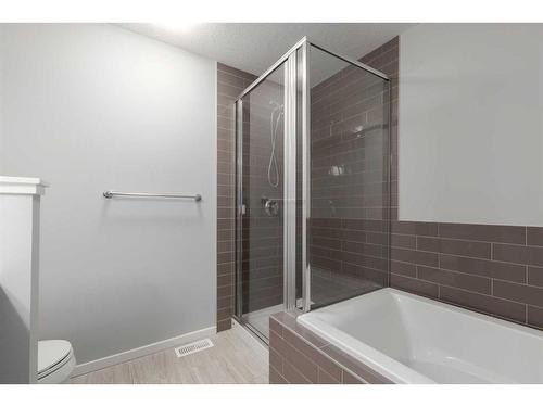 786 Walden Drive Se, Calgary, AB - Indoor Photo Showing Bathroom