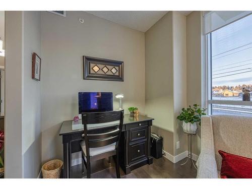 302-16 Varsity Estates Circle Nw, Calgary, AB - Indoor