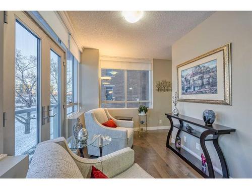 302-16 Varsity Estates Circle Nw, Calgary, AB - Indoor