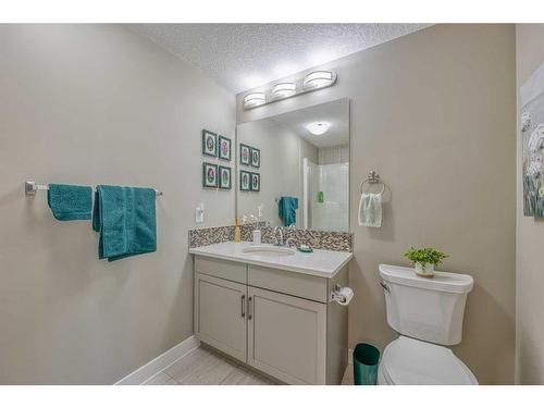 302-16 Varsity Estates Circle Nw, Calgary, AB - Indoor Photo Showing Bathroom