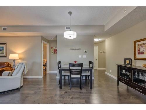 302-16 Varsity Estates Circle Nw, Calgary, AB - Indoor