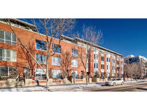 105-880 Centre Avenue Ne, Calgary, AB - Outdoor