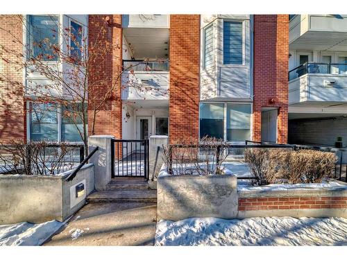 105-880 Centre Avenue Ne, Calgary, AB - Outdoor