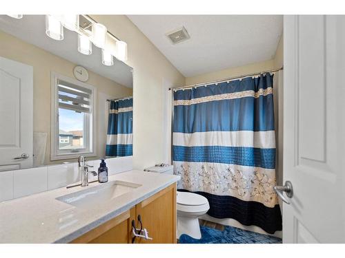 213 Saddlecrest Place Ne, Calgary, AB - Indoor Photo Showing Bathroom