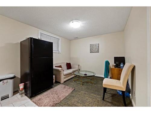 213 Saddlecrest Place Ne, Calgary, AB - Indoor