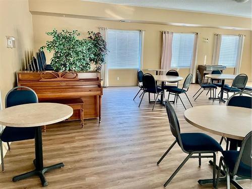 1108-928 Arbour Lake Road Nw, Calgary, AB - Indoor Photo Showing Dining Room