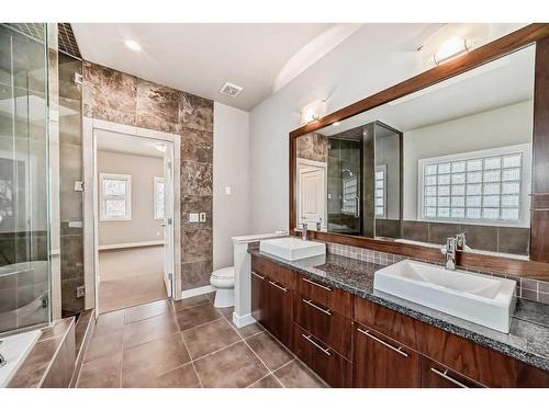 1819 18 Street Sw, Calgary, AB - Indoor Photo Showing Bathroom