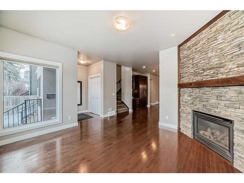 1819 18 Street Sw, Calgary, AB - Indoor Photo Showing Living Room With Fireplace