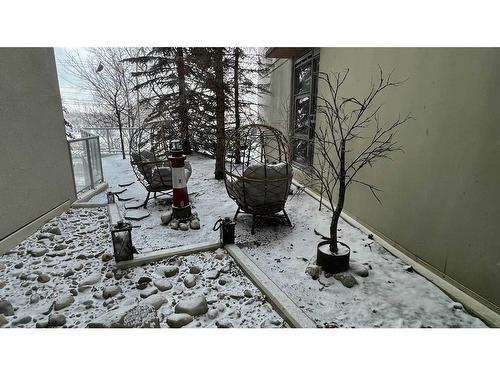 102-99 Spruce Place Sw, Calgary, AB - Outdoor