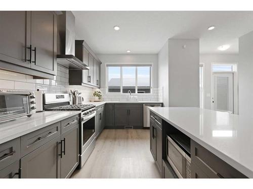 247 Union Avenue Se, Calgary, AB - Indoor Photo Showing Kitchen With Upgraded Kitchen