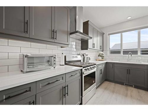 247 Union Avenue Se, Calgary, AB - Indoor Photo Showing Kitchen With Upgraded Kitchen