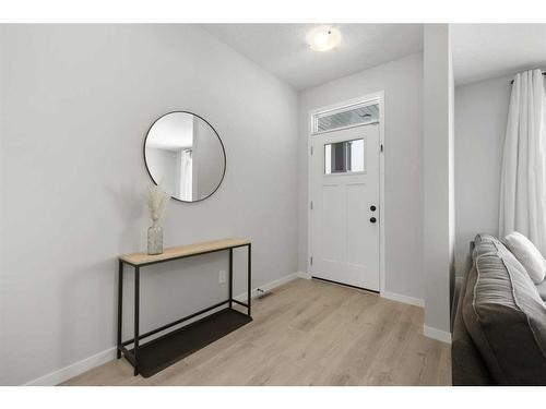 247 Union Avenue Se, Calgary, AB - Indoor Photo Showing Other Room