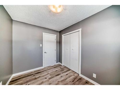 156 Van Horne Crescent Ne, Calgary, AB - Indoor Photo Showing Other Room