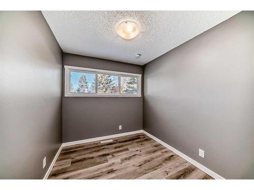 156 Van Horne Crescent Ne, Calgary, AB - Indoor Photo Showing Other Room