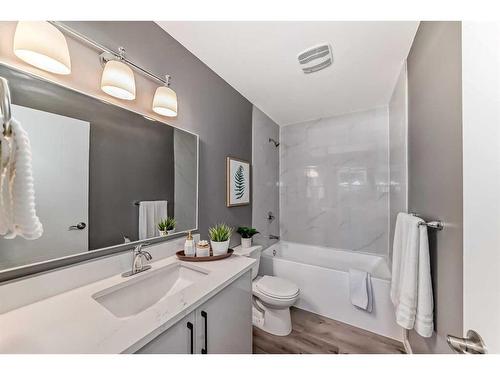 156 Van Horne Crescent Ne, Calgary, AB - Indoor Photo Showing Bathroom