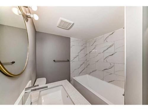 156 Van Horne Crescent Ne, Calgary, AB - Indoor Photo Showing Bathroom