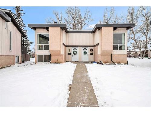 120 Oaktree Close Sw, Calgary, AB - Outdoor