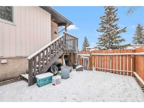 120 Oaktree Close Sw, Calgary, AB - Outdoor