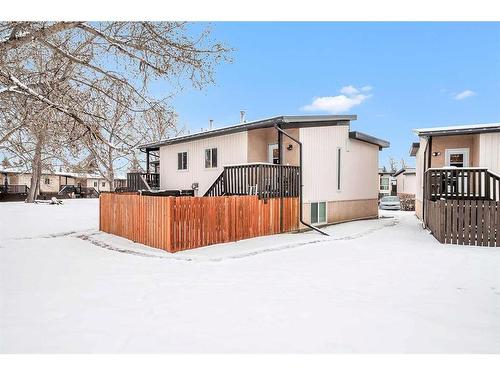 120 Oaktree Close Sw, Calgary, AB - Outdoor