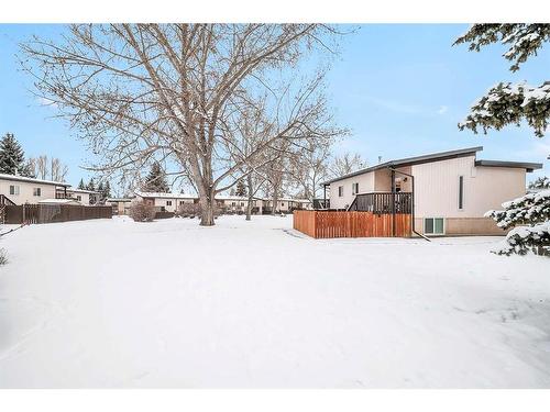 120 Oaktree Close Sw, Calgary, AB - Outdoor