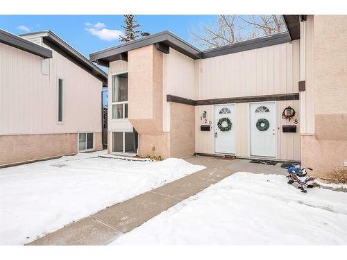 120 Oaktree Close Sw, Calgary, AB - Outdoor