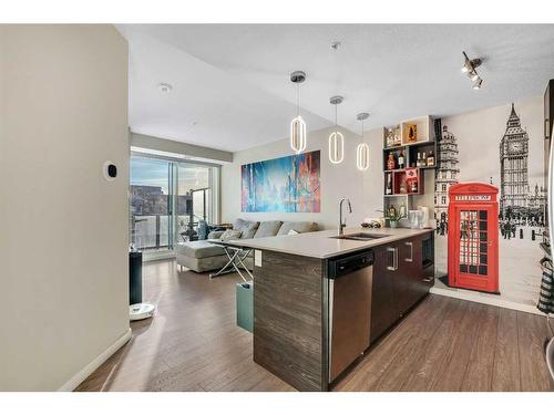 611-122 Mahogany Centre Se, Calgary, AB - Indoor Photo Showing Kitchen