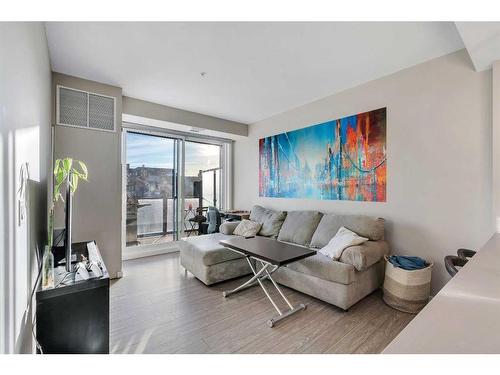 611-122 Mahogany Centre Se, Calgary, AB - Indoor Photo Showing Living Room