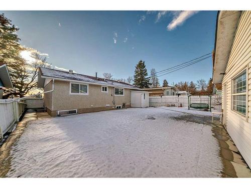 4824 8 Avenue Se, Calgary, AB - Outdoor