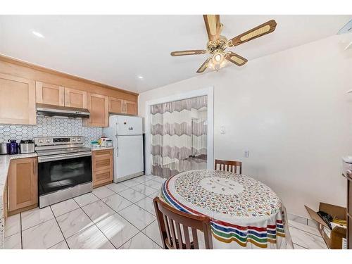 4824 8 Avenue Se, Calgary, AB - Indoor Photo Showing Kitchen