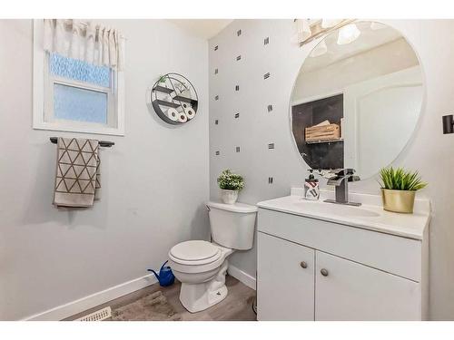 191 Saddleback Road Ne, Calgary, AB - Indoor Photo Showing Bathroom