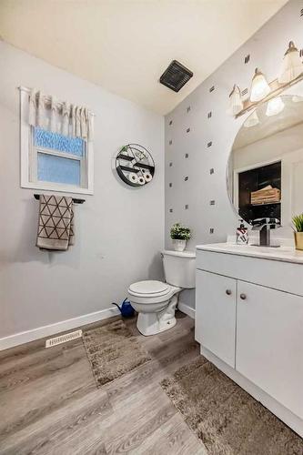 191 Saddleback Road Ne, Calgary, AB - Indoor Photo Showing Bathroom