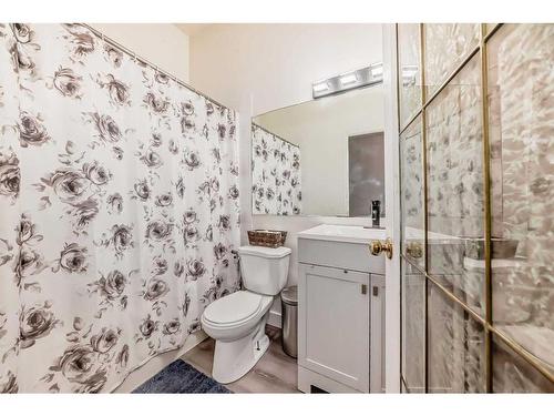 191 Saddleback Road Ne, Calgary, AB - Indoor Photo Showing Bathroom