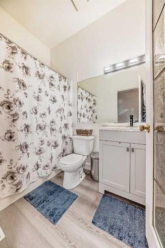 191 Saddleback Road Ne, Calgary, AB - Indoor Photo Showing Bathroom