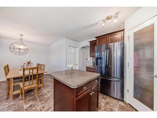 4 Saddlebrook Circle Ne, Calgary, AB - Indoor