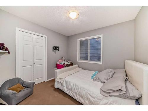 4 Saddlebrook Circle Ne, Calgary, AB - Indoor Photo Showing Bedroom