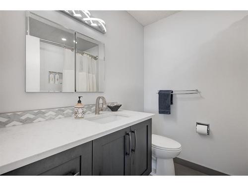 1352 Lake Sylvan Drive Se, Calgary, AB - Indoor Photo Showing Bathroom