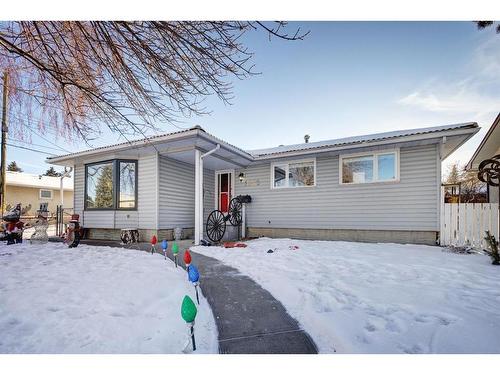 1352 Lake Sylvan Drive Se, Calgary, AB - Outdoor