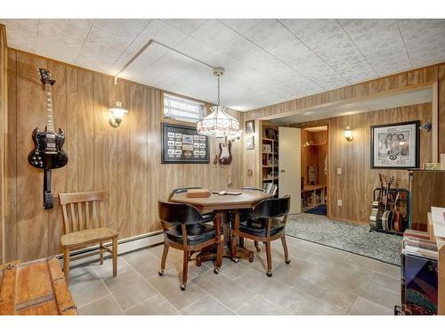 1352 Lake Sylvan Drive Se, Calgary, AB - Indoor Photo Showing Dining Room