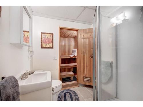 1352 Lake Sylvan Drive Se, Calgary, AB - Indoor Photo Showing Bathroom