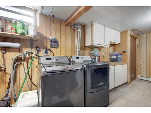 1352 Lake Sylvan Drive Se, Calgary, AB - Indoor Photo Showing Laundry Room